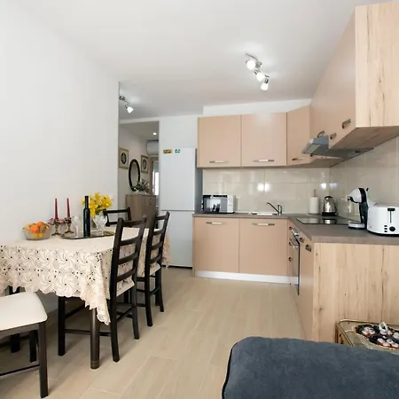 Ive Διαμέρισμα Σπλιτ